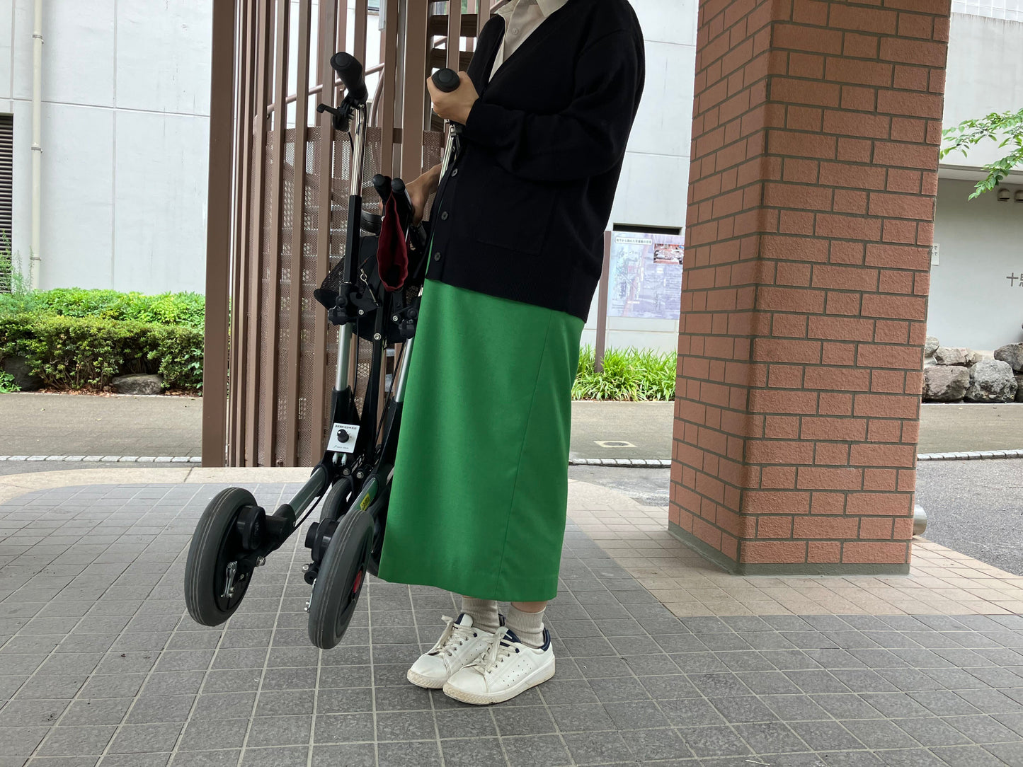 ナイスウォーカー ~自動ブレーキ付き歩行器~
