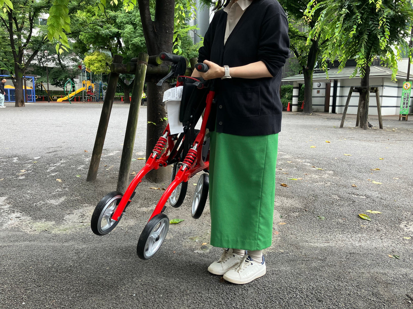 ニトロデュオ ～介助車としても使える歩行車～