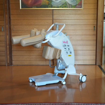 移乗支援サポートロボット Hug T1（ハグ）～ベッドや車椅子への移動も安心！～
